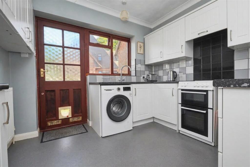 House in Salisbury - View 5