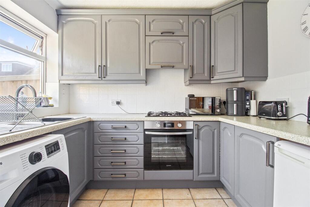Grenville Avenue, Goring-By-Sea, Worthing - View 6