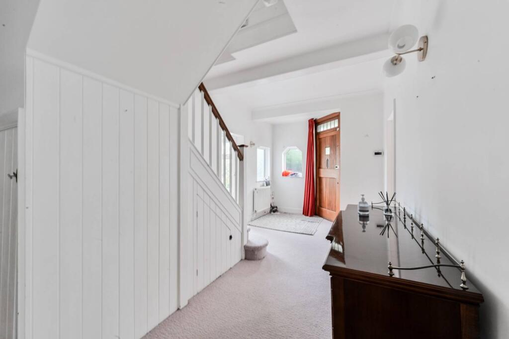 Main image of property: The Drive, N11, Bounds Green, London, N11