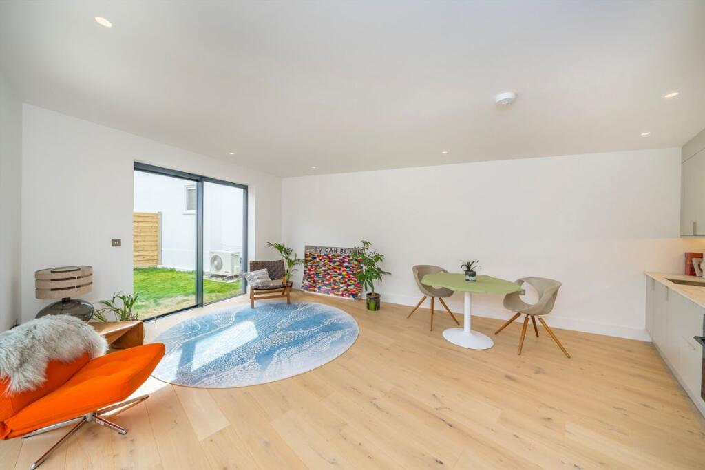 House in London - View 4