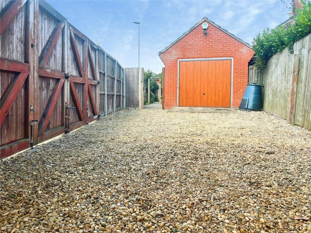 House in Wymondham, Spur Industrial Estate - View 4