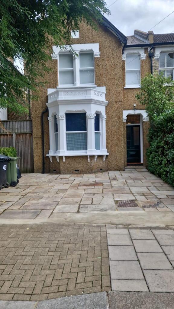 House in London - View 3