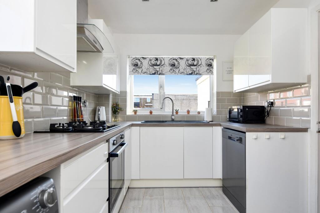 Bulwark Road, Shoeburyness, Essex, SS3 photo 4