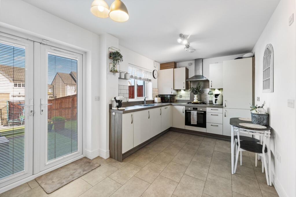 House in Milngavie, Burnbrae, East Dunbartonshire - More