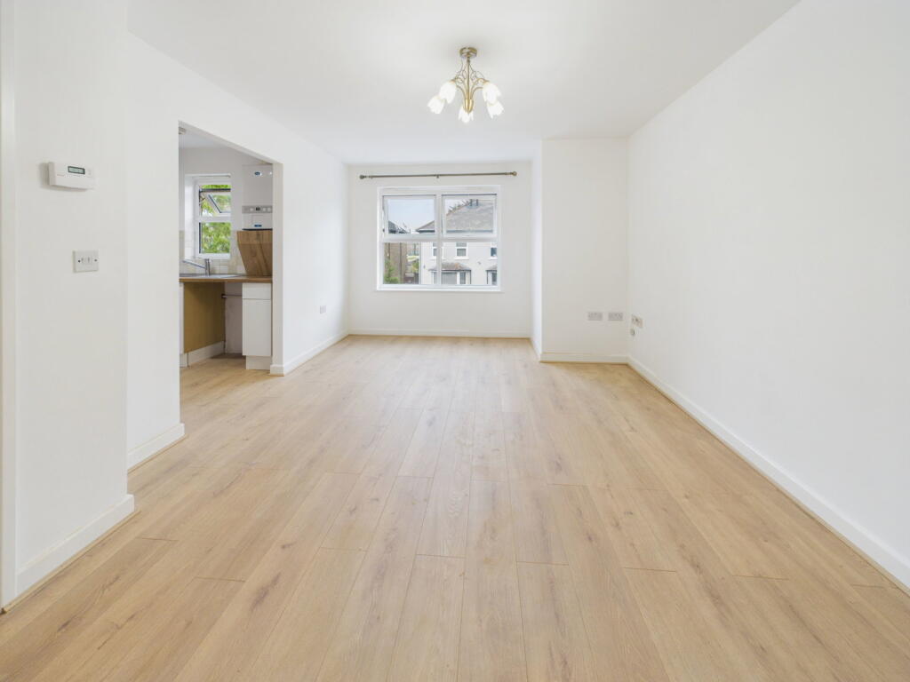 Apartment in Enfield - View 2