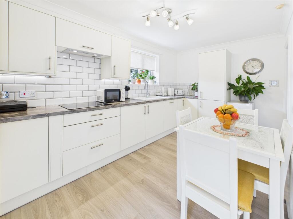 2-bed semi-detached on 2 Oaklands, Woodhall Spa, £185,000