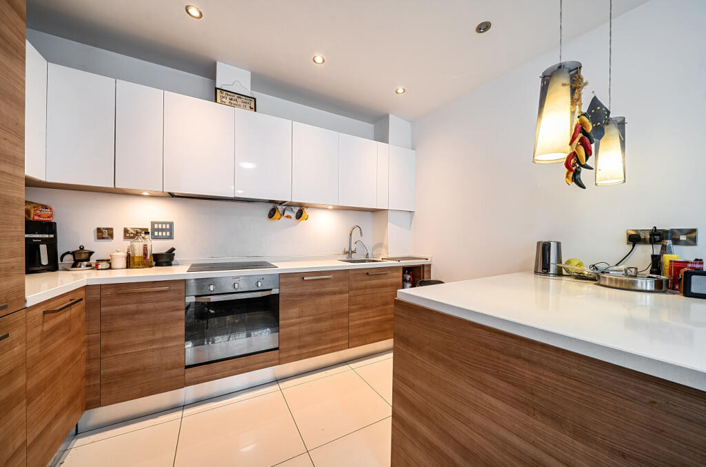 Swan Lane, Winchester, Hampshire, SO23 photo 2