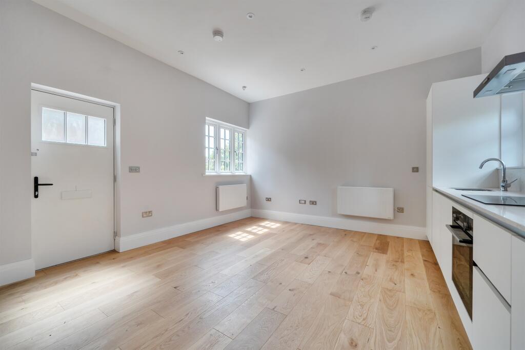 House in Dorney Reach, Taplow - View 3