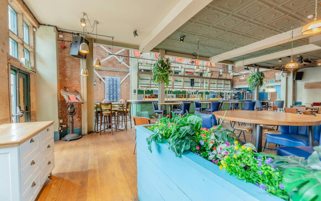 8682883-interior23.jpg