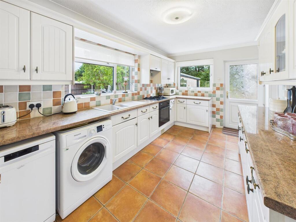 Portland Close, Mickleover, Derby photo 3