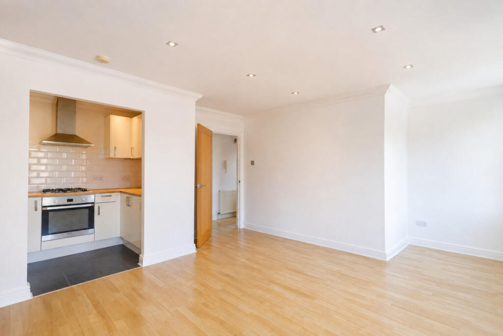 Apartment in Southend-on-Sea, Prittlewell - View 3