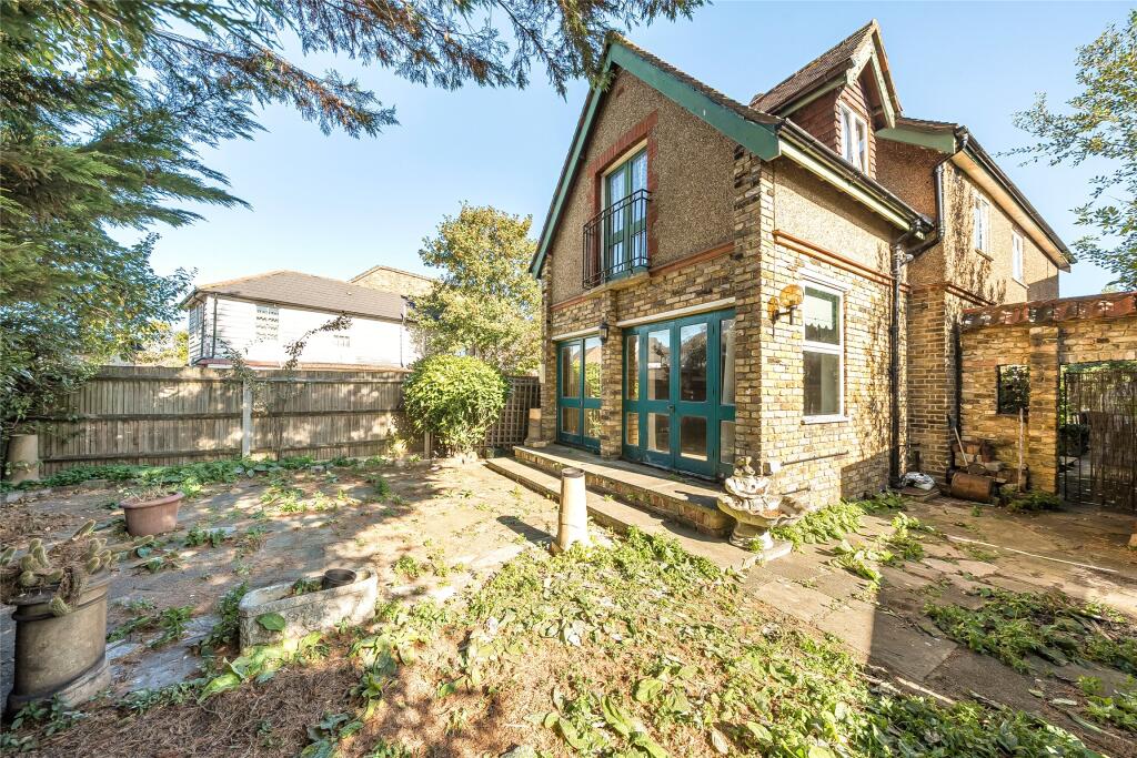 Main image of property: Commonside West, Mitcham, CR4
