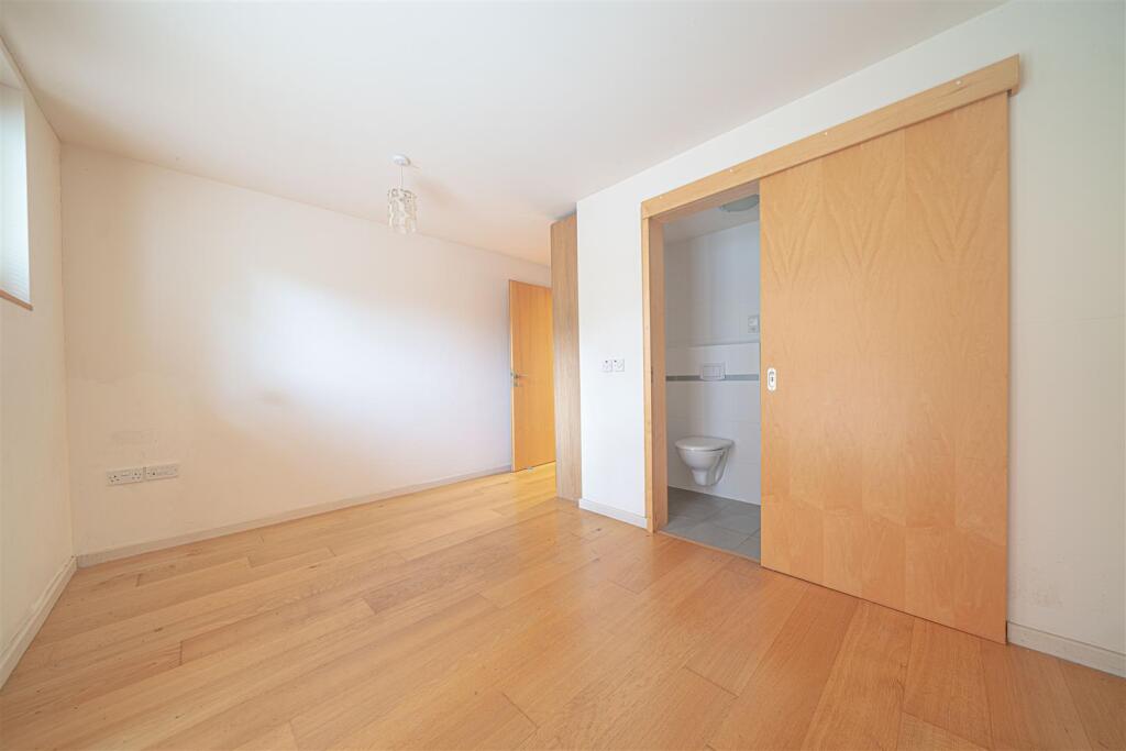 Apartment in Dorchester - View 4