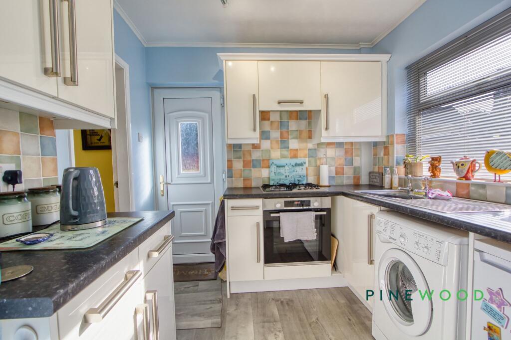 House in North East Derbyshire, Holmgate, Clay Cross - View 5