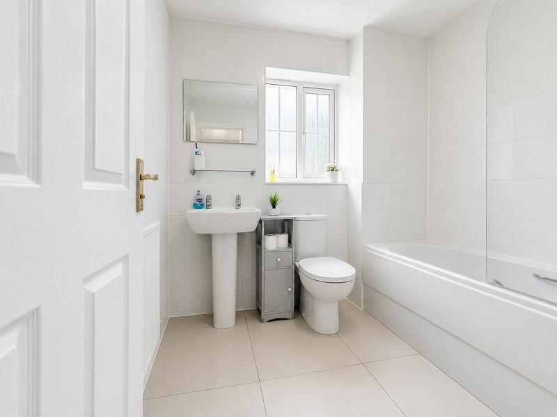 House in Pontypridd. CF38 1QA, Llantwit Fardre - View 4