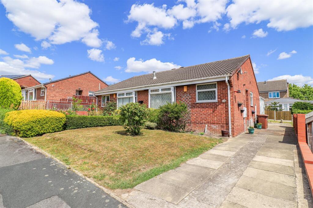 2-bed semi-detached on Keats Grove, Stanley, Wakefield, £195,000