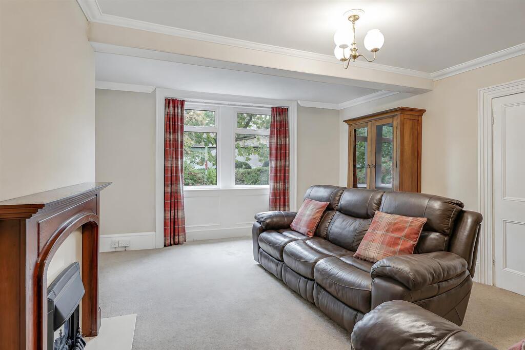 House in Huddersfield - View 4