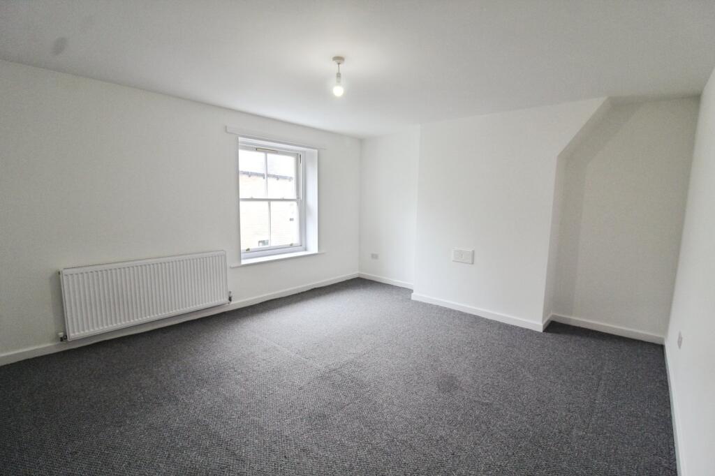 House in Pendle, Whitefield, Nelson - More