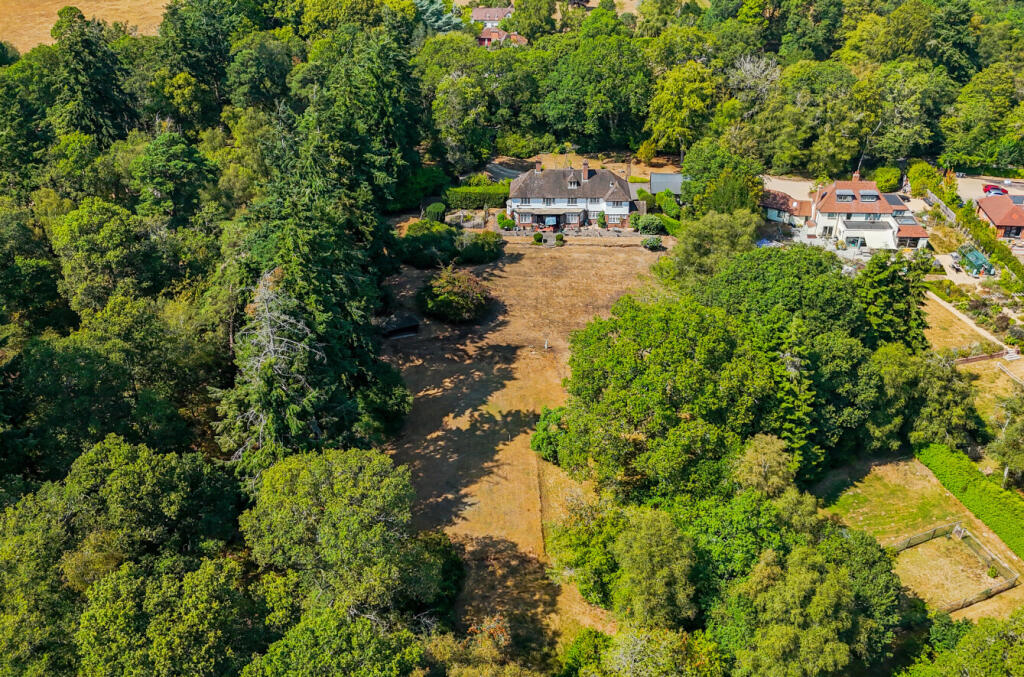 House in Finchampstead - View 4