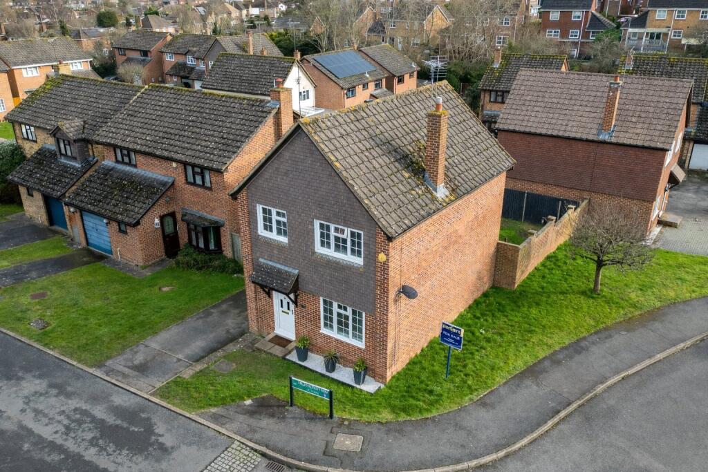 Main image of property: Highworth Way, Tilehurst, Reading, Berkshire, RG31