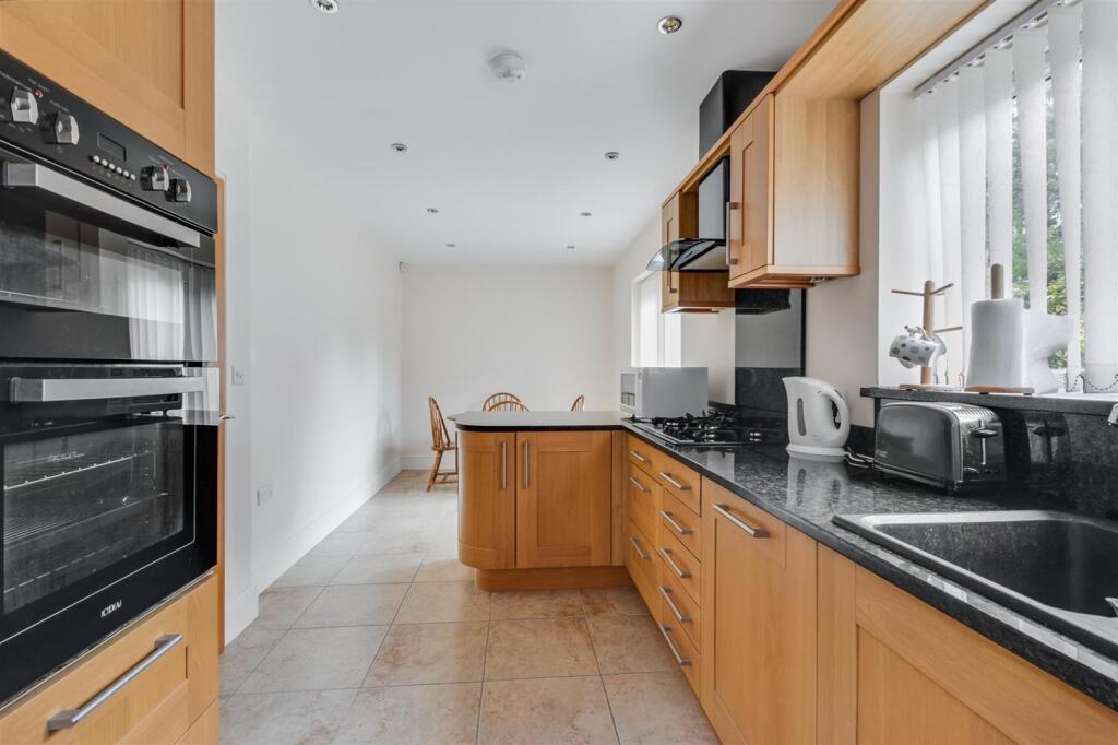 House in Nottingham, Chilwell - View 4