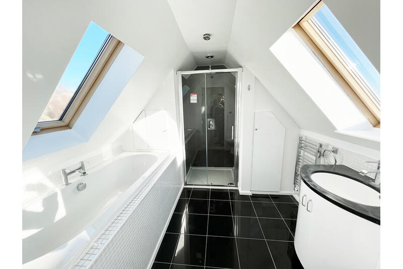 House in Southend-on-Sea - View 5