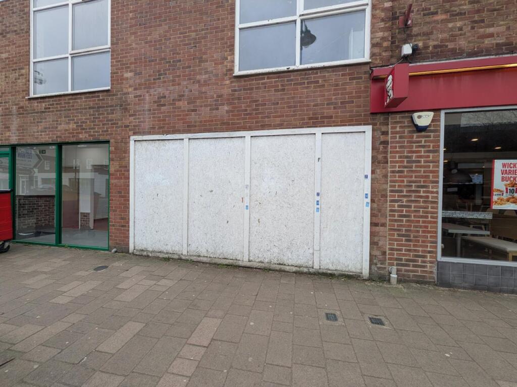 Main image of property: 183 Fleet Road, Fleet, GU51 3BL