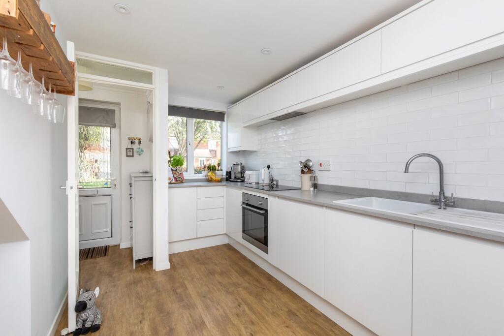 Englefield, Horsham, RH12 - View 3
