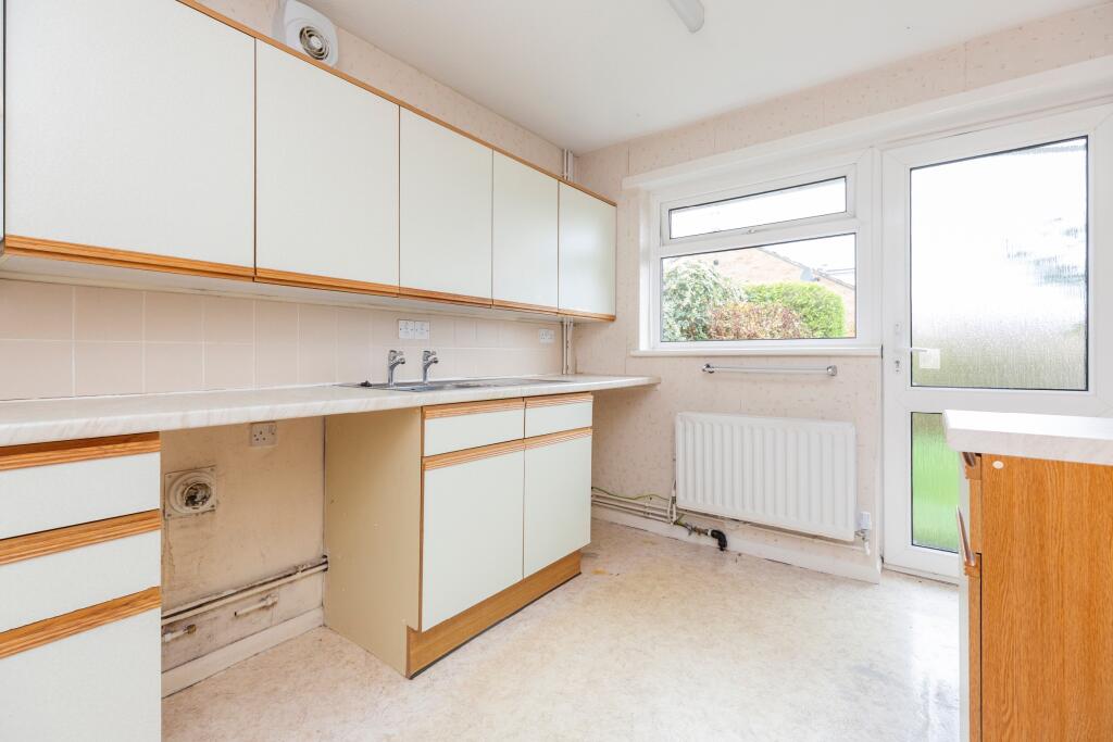 Sycamore Way, Gillingham photo 2
