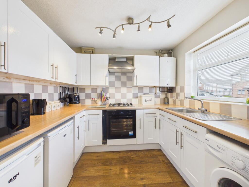 Willow Drive, Flint, Flintshire, CH6 5YT photo 3