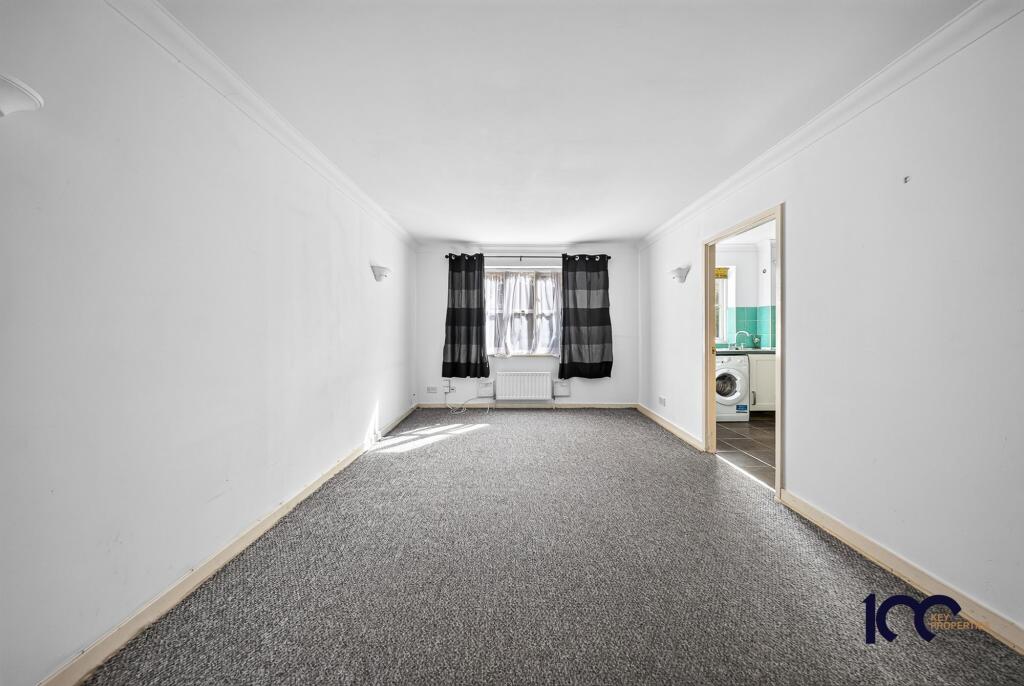 Apartment in London, Gidea Park - View 5