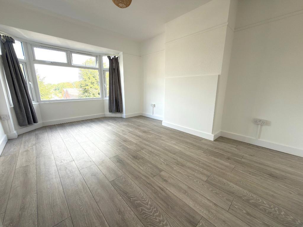 House in Luton, Leagrave - More