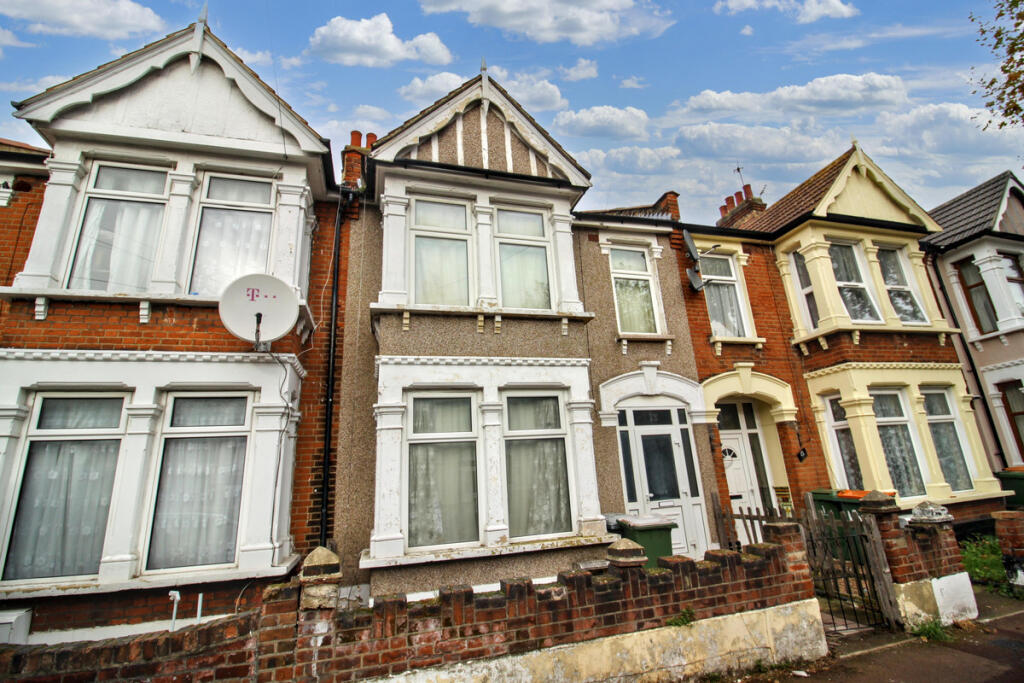 3-bed terraced on Lichfield Road, London, E6, £450,000