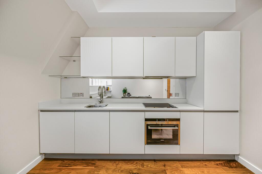 Apartment in London - View 5