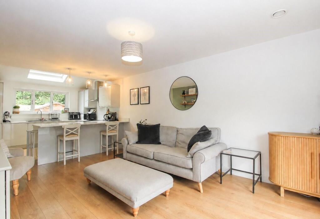 House in Wakefield - View 5