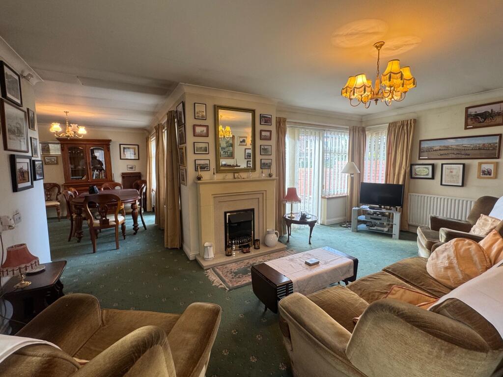 Cedarwood,  Fox Road Whitwell photo 4
