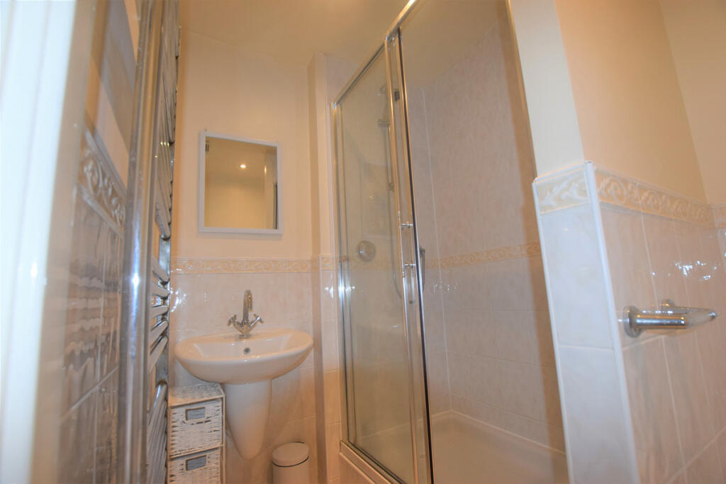 Apartment in Colchester, Hythe - View 5