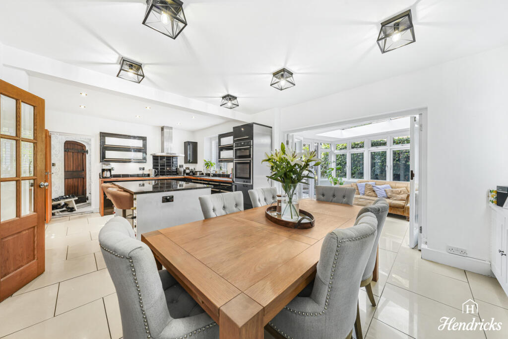House in Southend-on-Sea - View 5