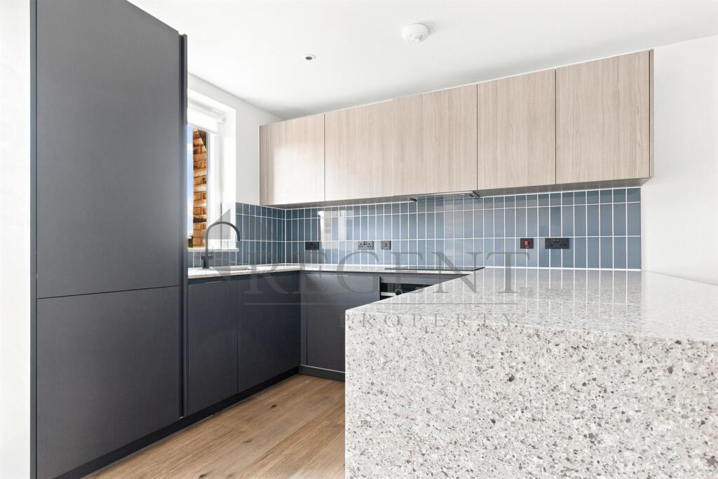 Apartment in London - View 5