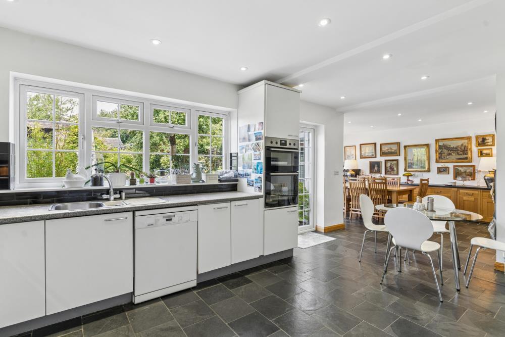 Main Road, Shutlanger, Towcester - More