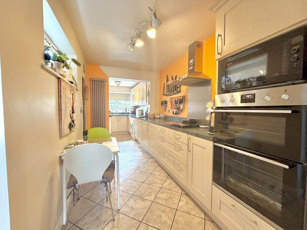 House in Dunstable, Central Bedfordshire - View 2