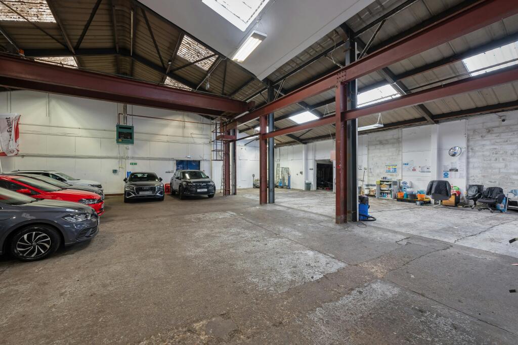 Unit 3, Redkiln Close, Horsham-29.jpg
