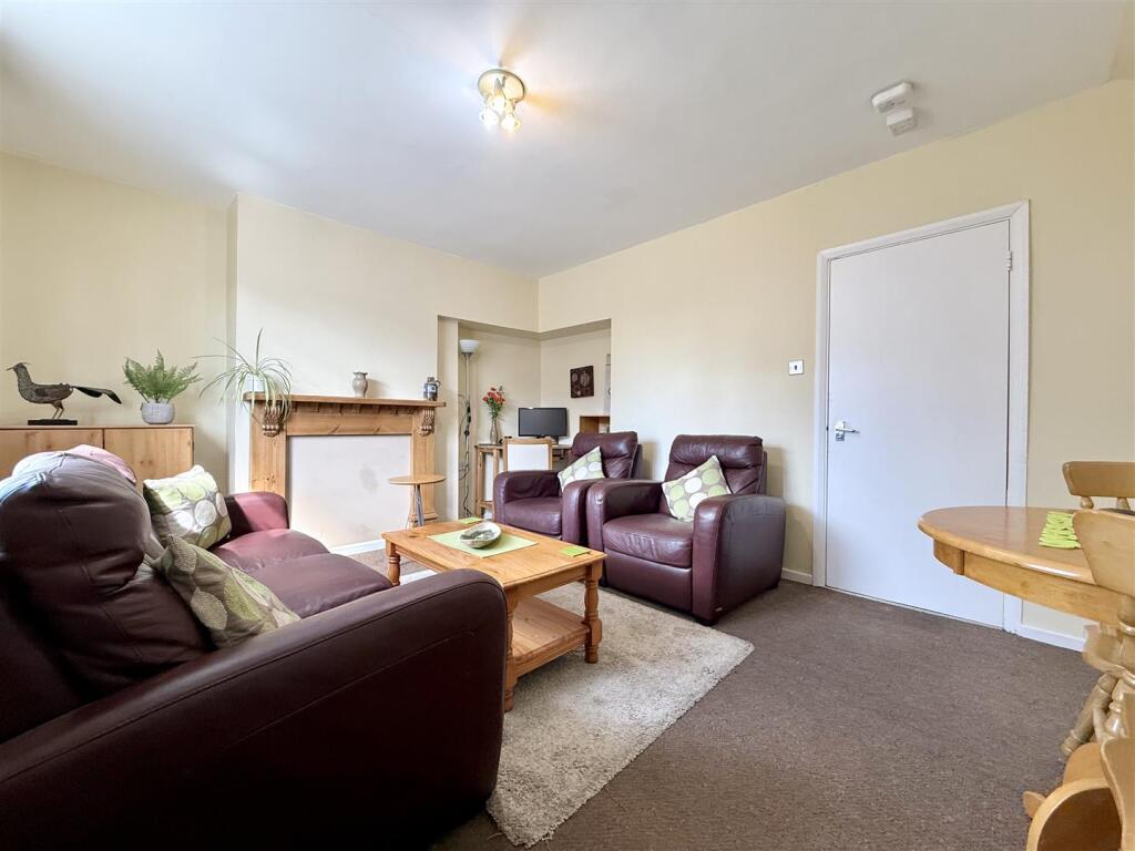 House in Charnwood, Shelthorpe - View 5