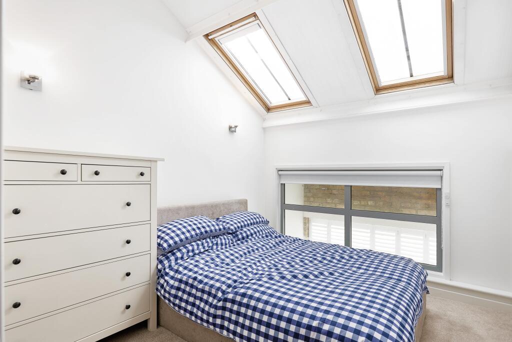 Apartment in London - More