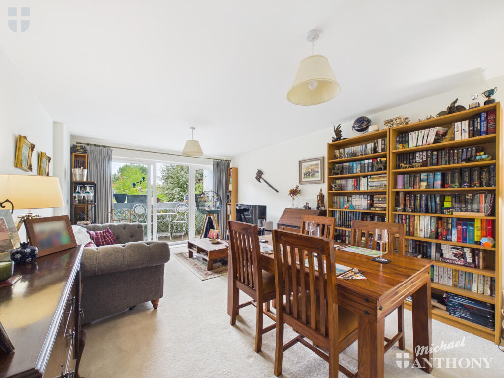 Apartment in Aylesbury, Buckinghamshire - View 2