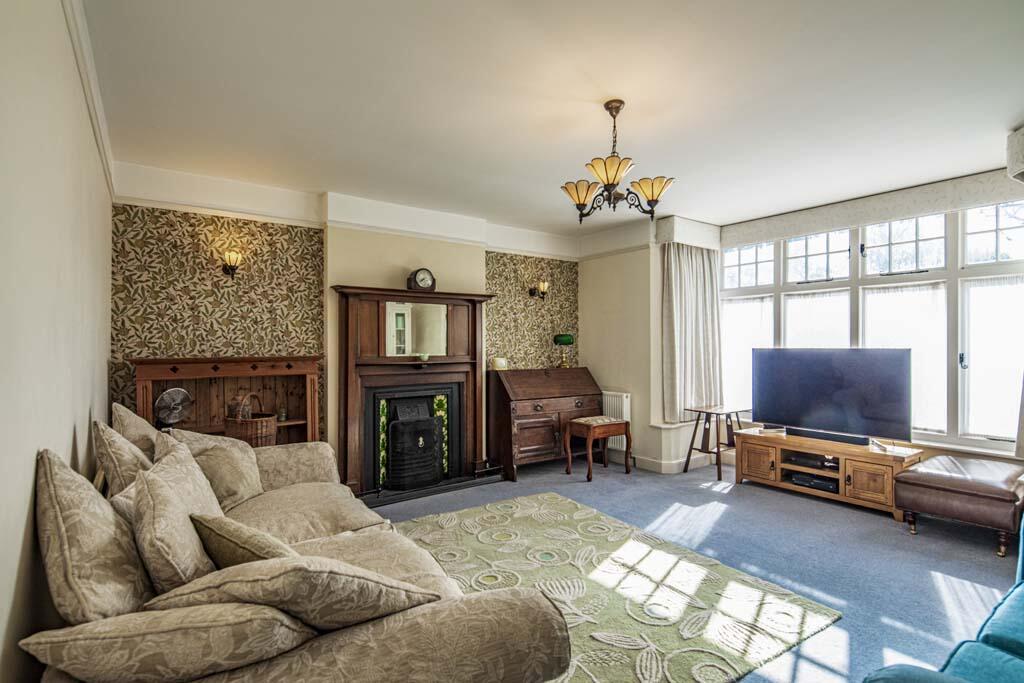 17 Horseshoe Road, Pangbourne on Thames photo 4