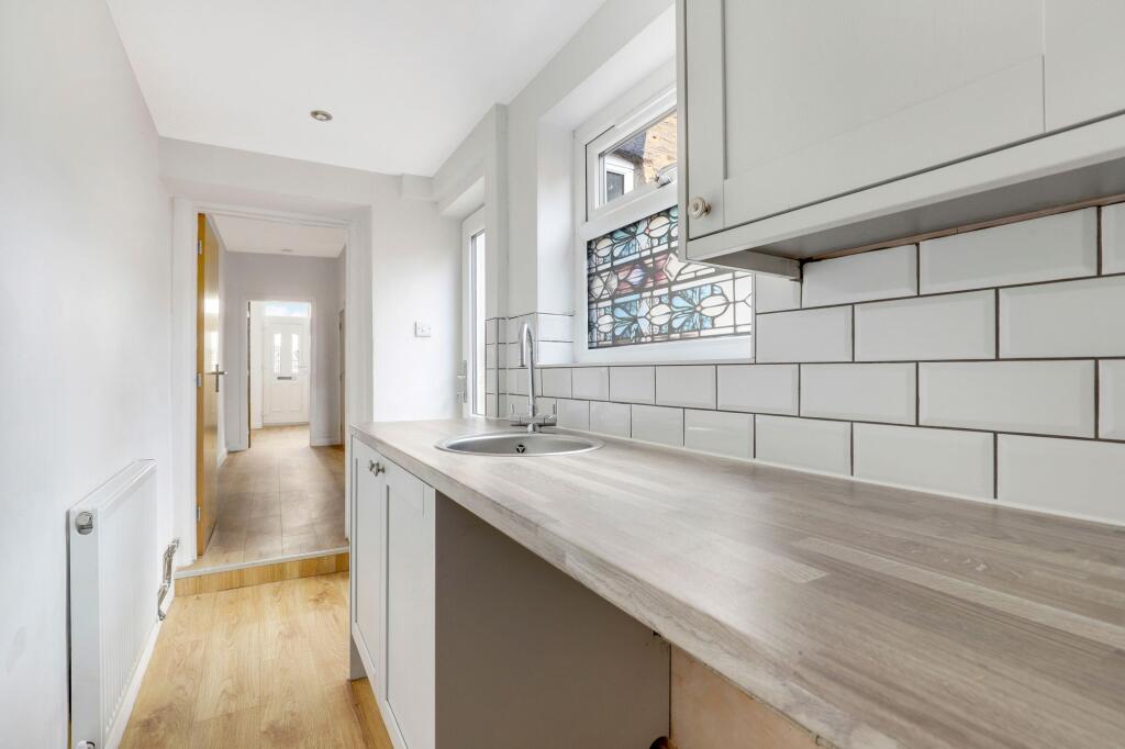 House in Ashfield, Titchfield, Hucknall - More