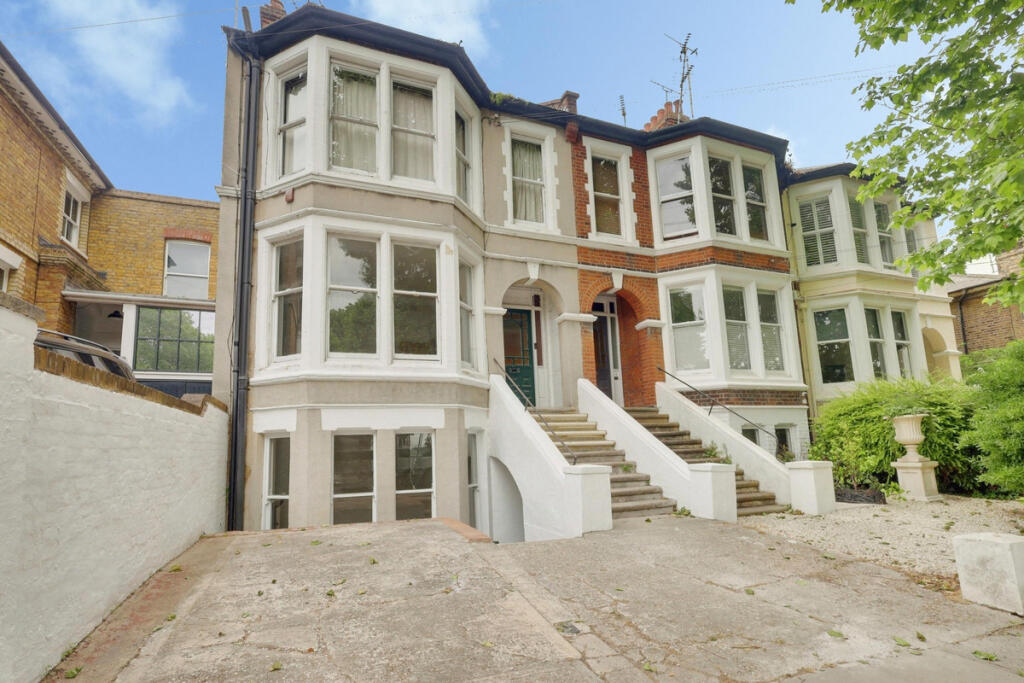 Main image of property: Cambridge Road, Southend-on-sea, SS1