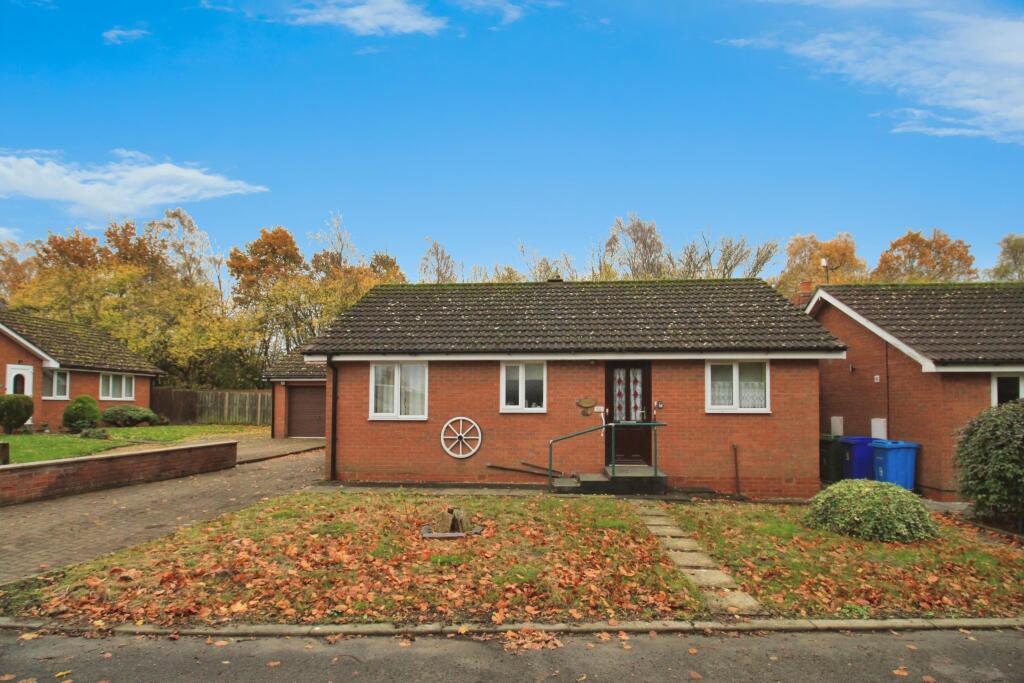 2-bed bungalow on Kirby Close, Market Weighton, YO43, £225,000