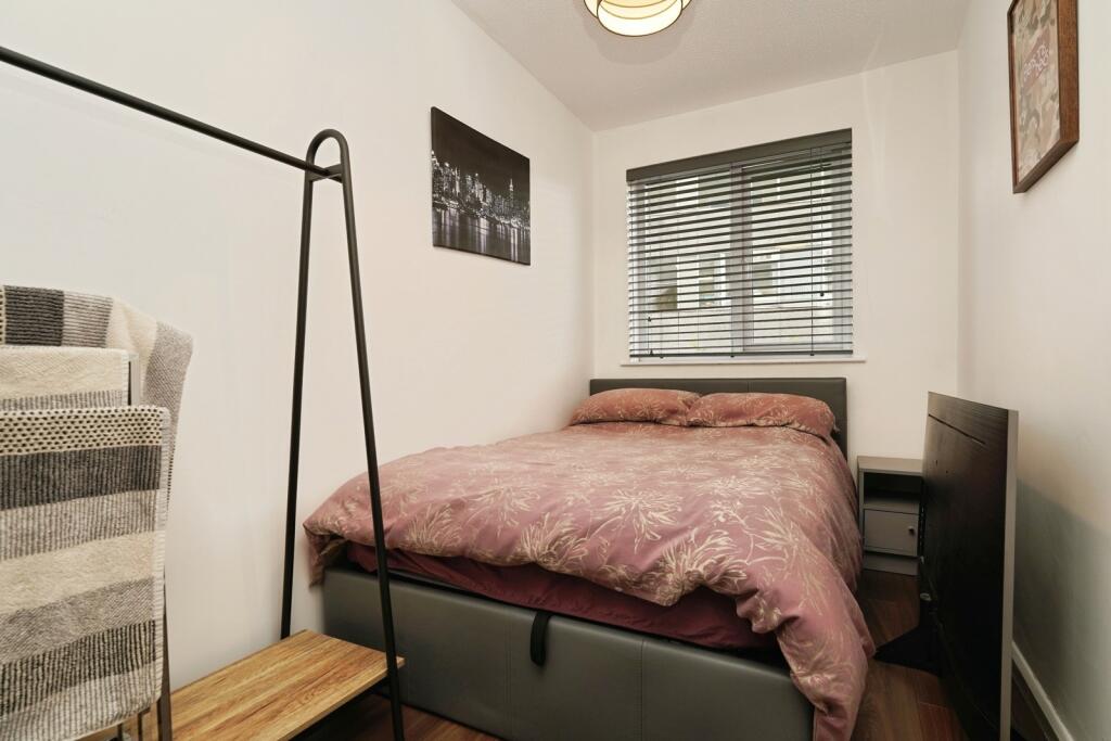 Apartment in Gloucester, Gloucestershire - More